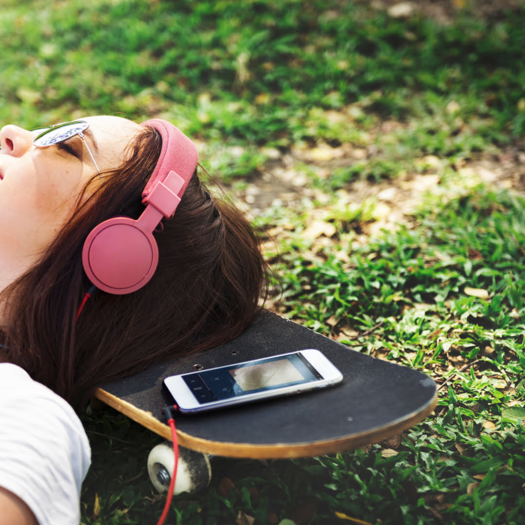 Select How Listening to Music Can Boost Your Focus and Productivity